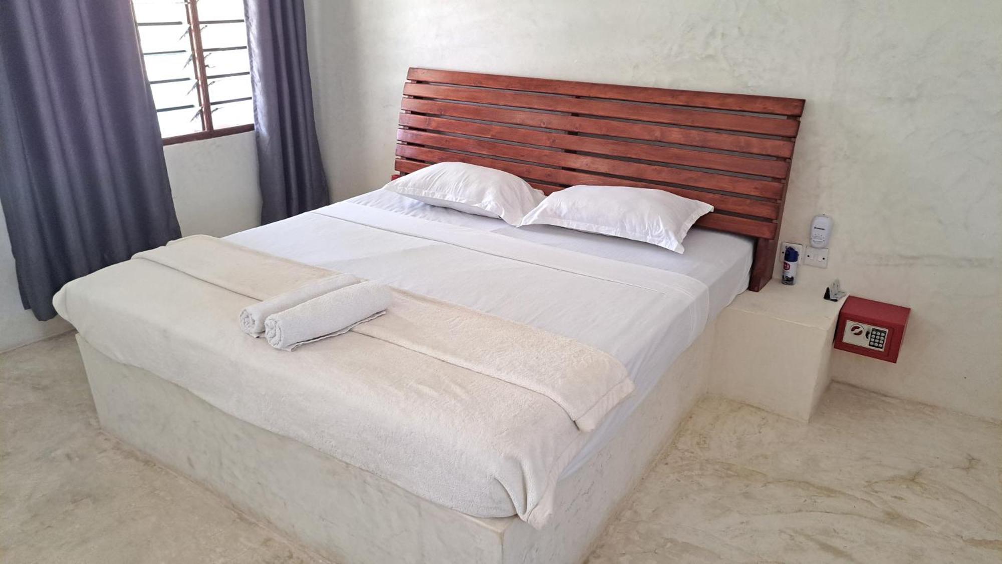 Kaleb'S Beachfront Serviced Studio Apartments Malindi Extérieur photo